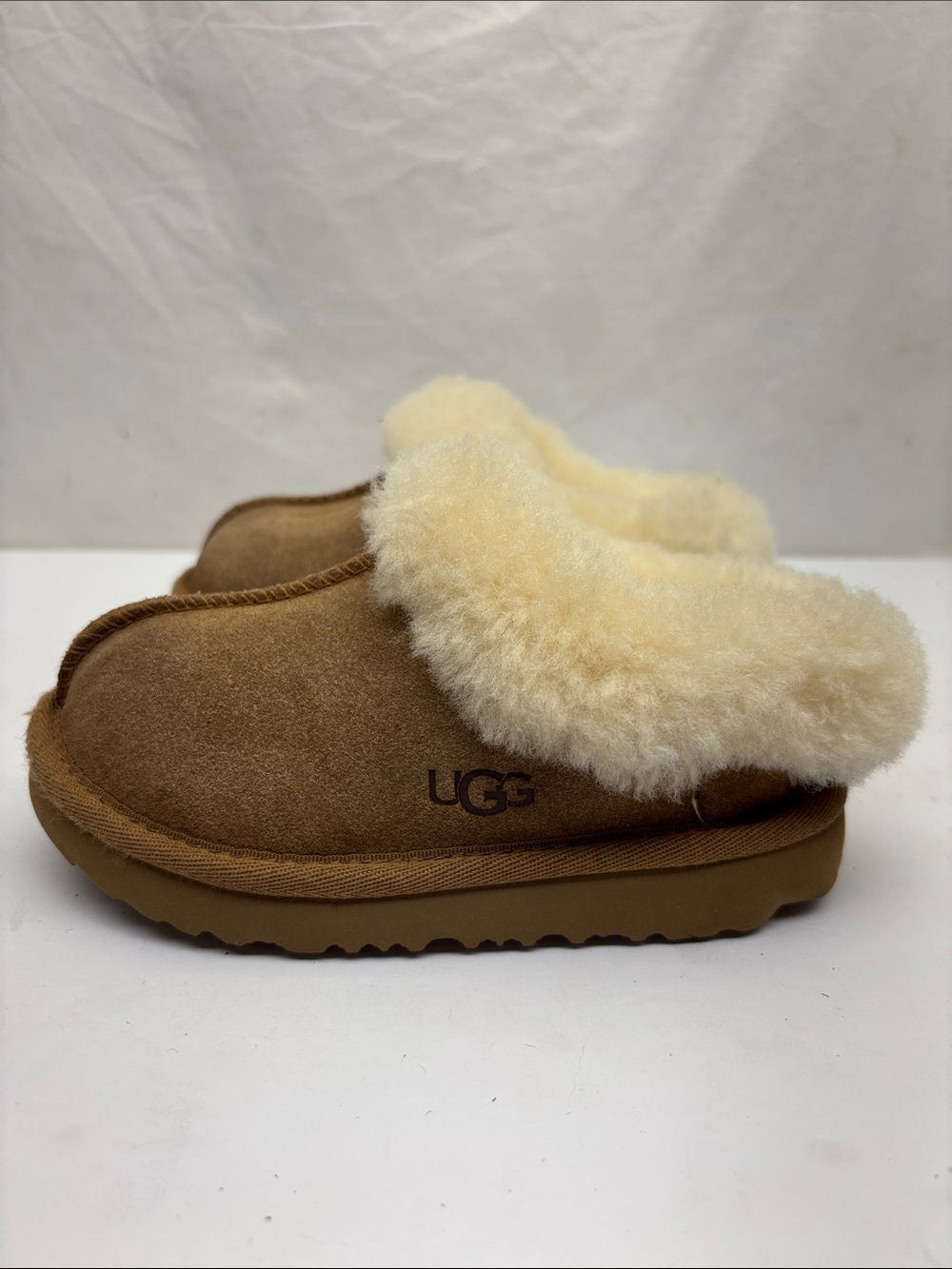 UGG Cozy Slippers for toddler girl, SZ 10, box 75